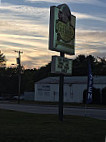 Gifford's Famous Ice Cream outside