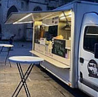 Foodtruck Istanbul inside