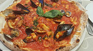 Pizzeria Napoletana Luna Rossa food