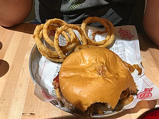 Fuddruckers