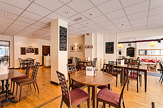 James' Café Bistro