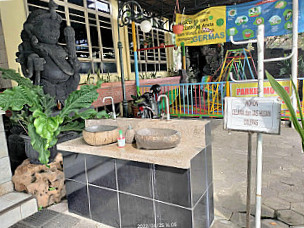 Ayam Goreng Ny. Suharti Gedong Kuning