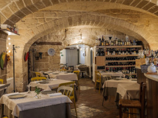 La Cecchina Ristorante Di Cucina Italiana, Gourmet, Pugliese, Miglior Pesce E Carne Locale. Ristoranti A Bari Vecchia