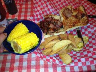 Famous Dave's -b-que