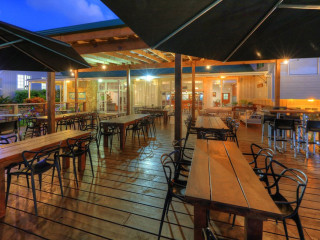 Castaway Restaurant and Bar