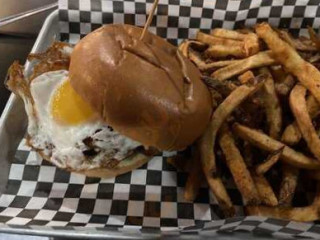 Buck's Whiskey Burger