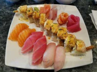 Trapper's Sushi Kent Station