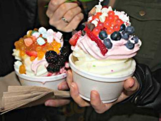 Cups Frozen Yogurt