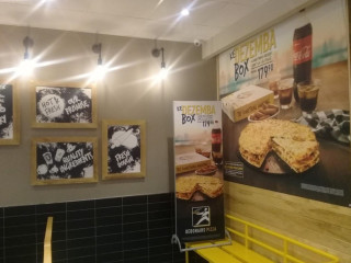 Debonairs Pizza