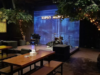 Tipsy Monkey Lounge