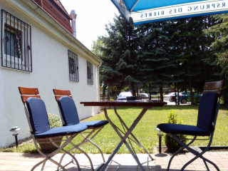 Gasthaus Düneberg Mittagstisch Biergarten Hochzeitsfeiern