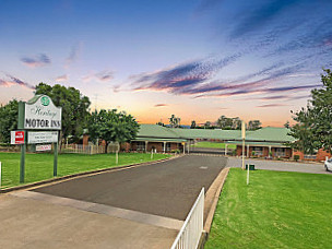 The Leeton Heritage Motor Inn. Charley's Bar Restaurant