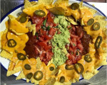 Nachos Con Guacamole Y Queso Fundido